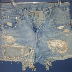 Levi's 501 Light Blue Denim Short Buttonfly, size small